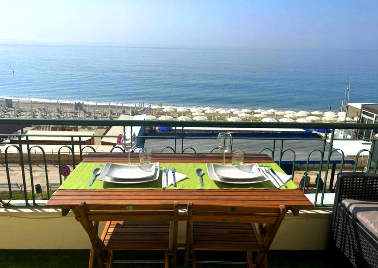 Vista Mare Savona Apartamento Exterior foto